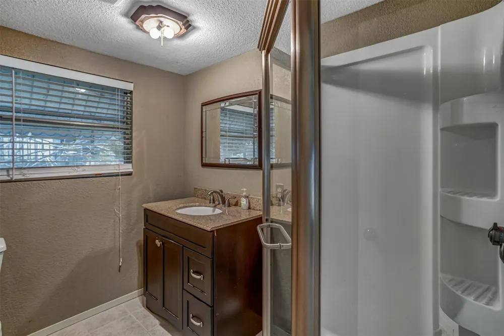 435 Ellen Williams Loop Kingsland, TX 78639