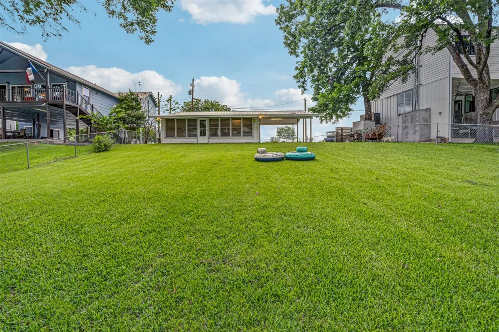 435 Ellen Williams Loop Kingsland, TX 78639