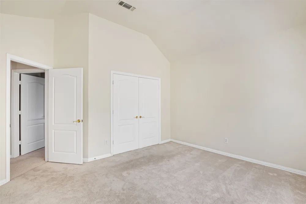 517 Quick Silver Drive DeSoto, TX 75115