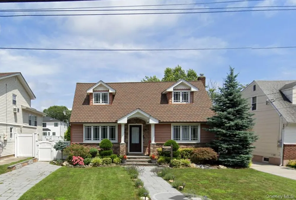 1421 Meadowbrook Road Merrick, NY 11566