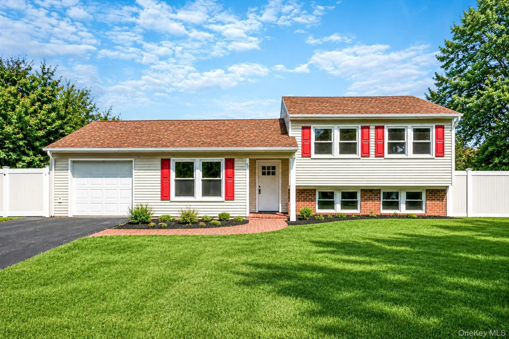 87 Sequoia Drive Coram, NY 11727