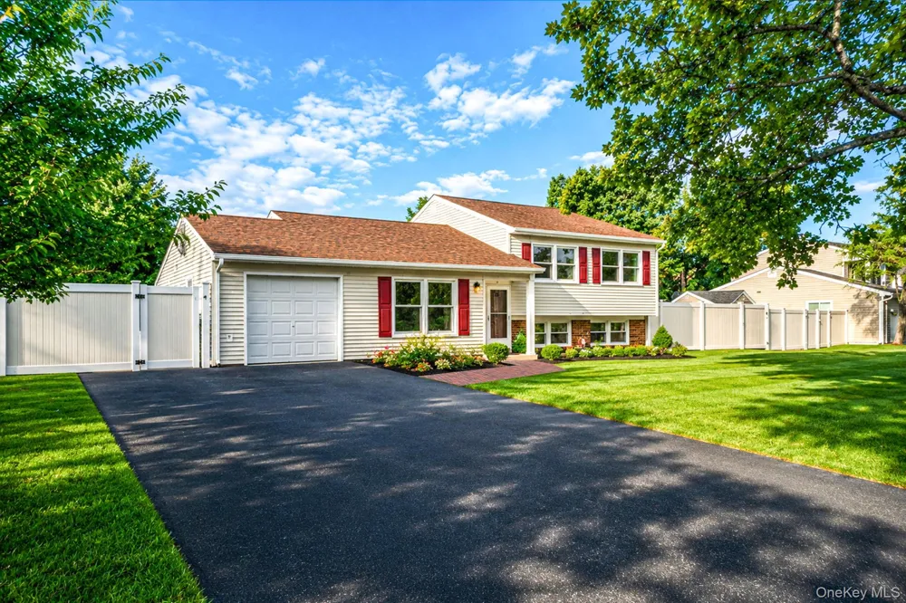 87 Sequoia Drive Coram, NY 11727