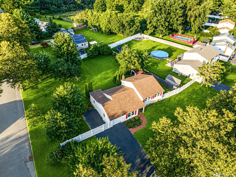 87 Sequoia Drive Coram, NY 11727