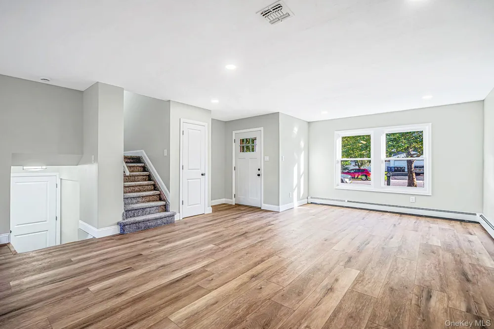 87 Sequoia Drive Coram, NY 11727