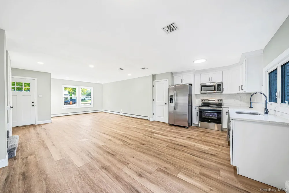 87 Sequoia Drive Coram, NY 11727