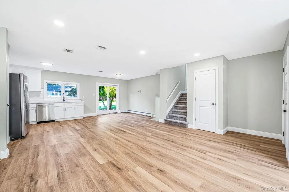 87 Sequoia Drive Coram, NY 11727