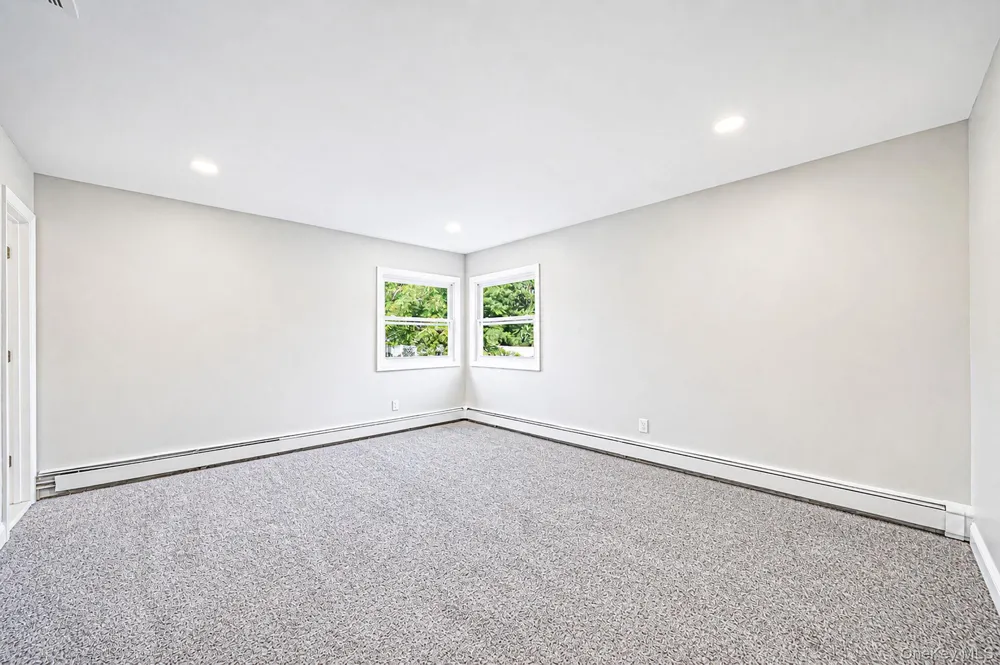 87 Sequoia Drive Coram, NY 11727