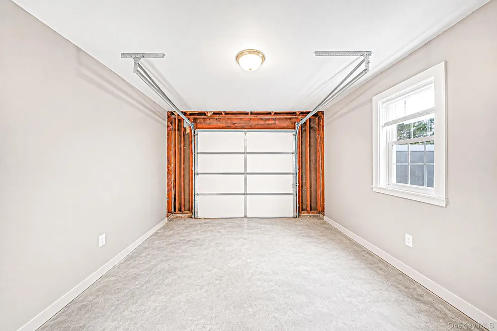 87 Sequoia Drive Coram, NY 11727