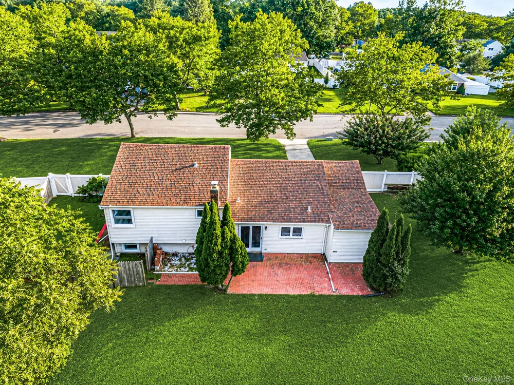 87 Sequoia Drive Coram, NY 11727