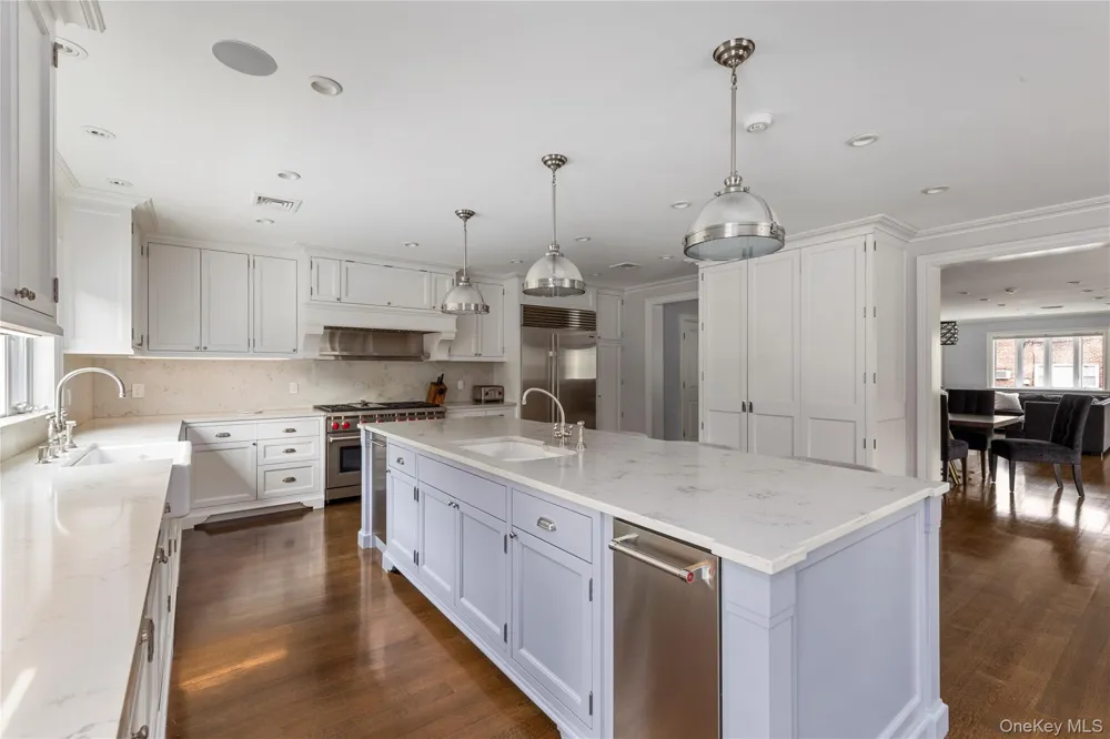 15496 Riverside Drive Whitestone, NY 11357