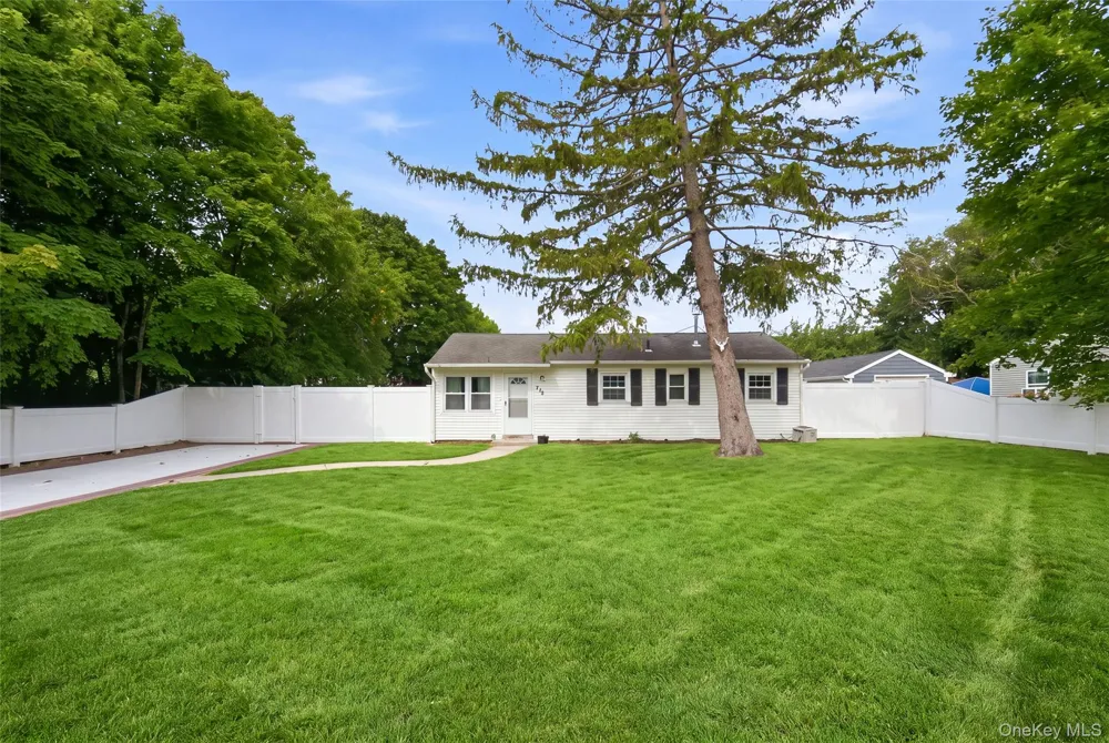 710 Bourdois Avenue Bellport, NY 11713