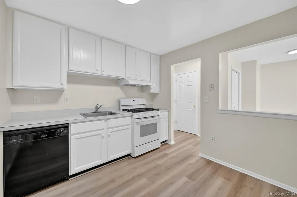 10-12 Chestnut Street #A202 Suffern, NY 10901