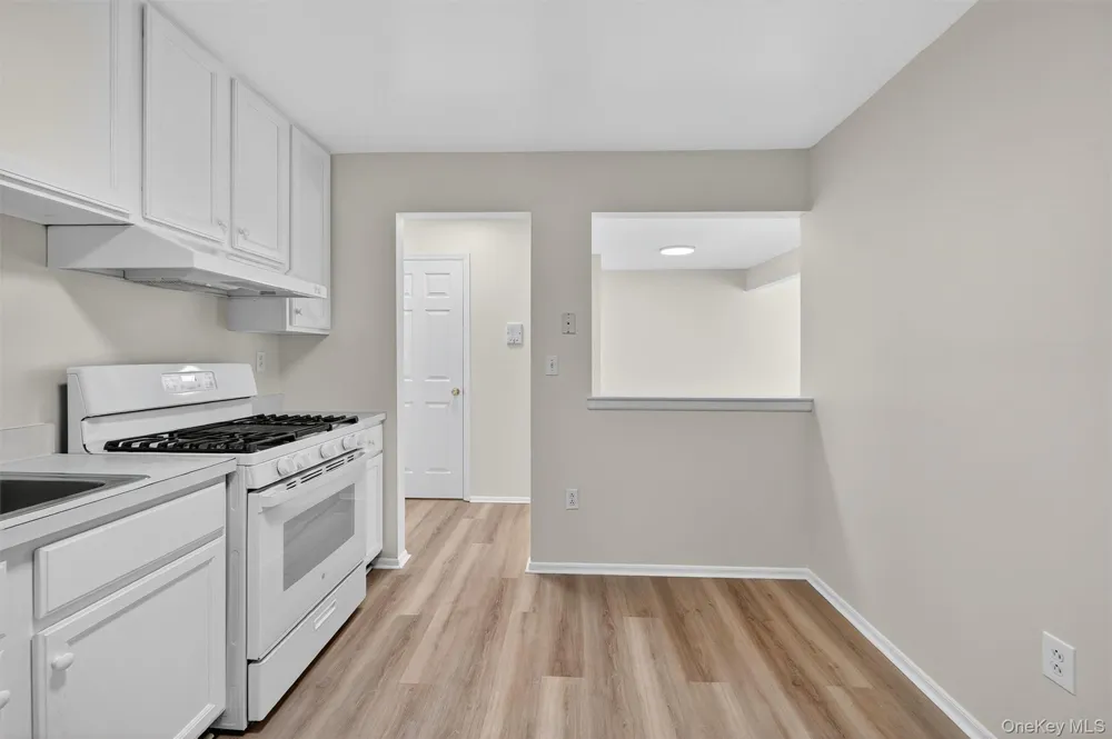 10-12 Chestnut Street #A202 Suffern, NY 10901