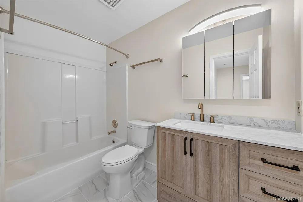 10-12 Chestnut Street #A202 Suffern, NY 10901