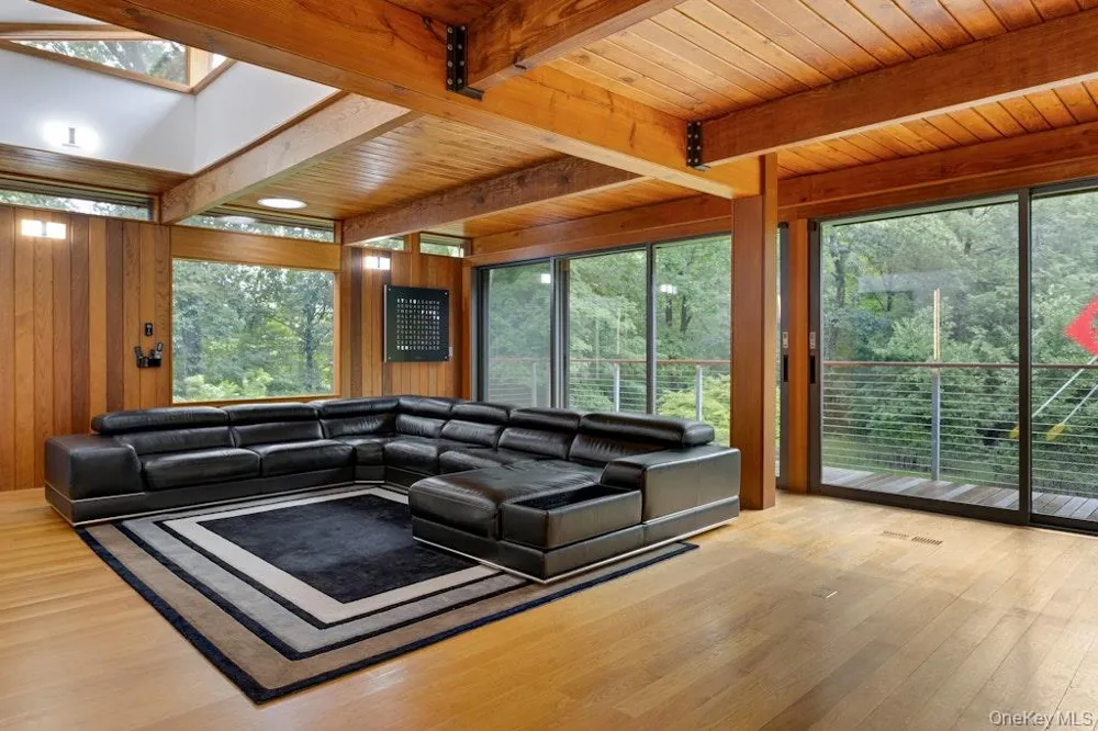 14 Cradle Rock Road E Pound Ridge, NY 10576
