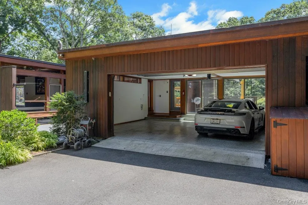 14 Cradle Rock Road E Pound Ridge, NY 10576