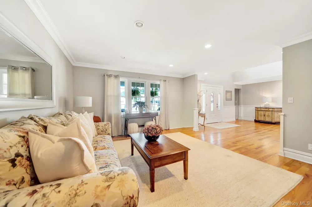 1836 Gardenia Avenue Merrick, NY 11566