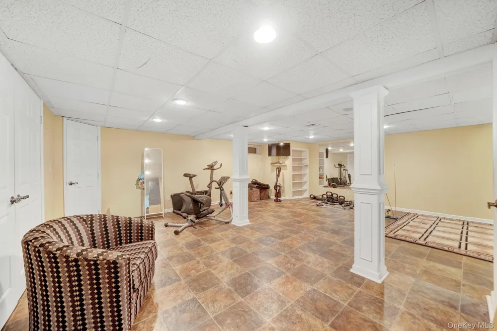 1836 Gardenia Avenue Merrick, NY 11566