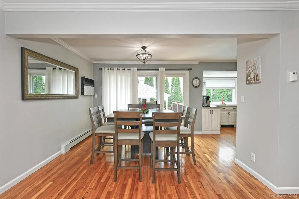 4039 Hahn Avenue Bethpage, NY 11714