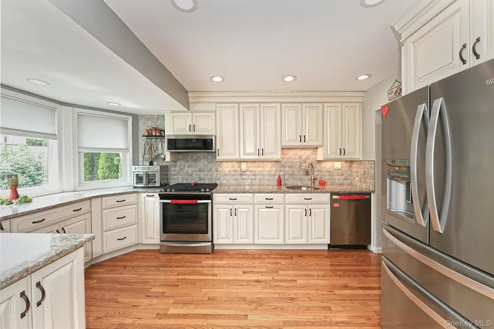 4039 Hahn Avenue Bethpage, NY 11714