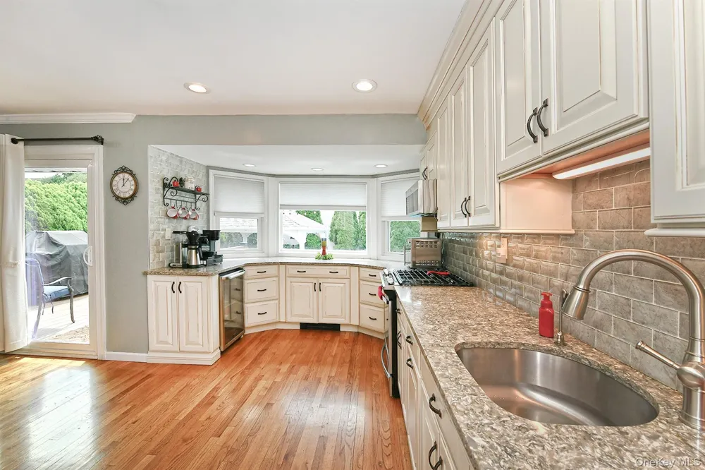 4039 Hahn Avenue Bethpage, NY 11714