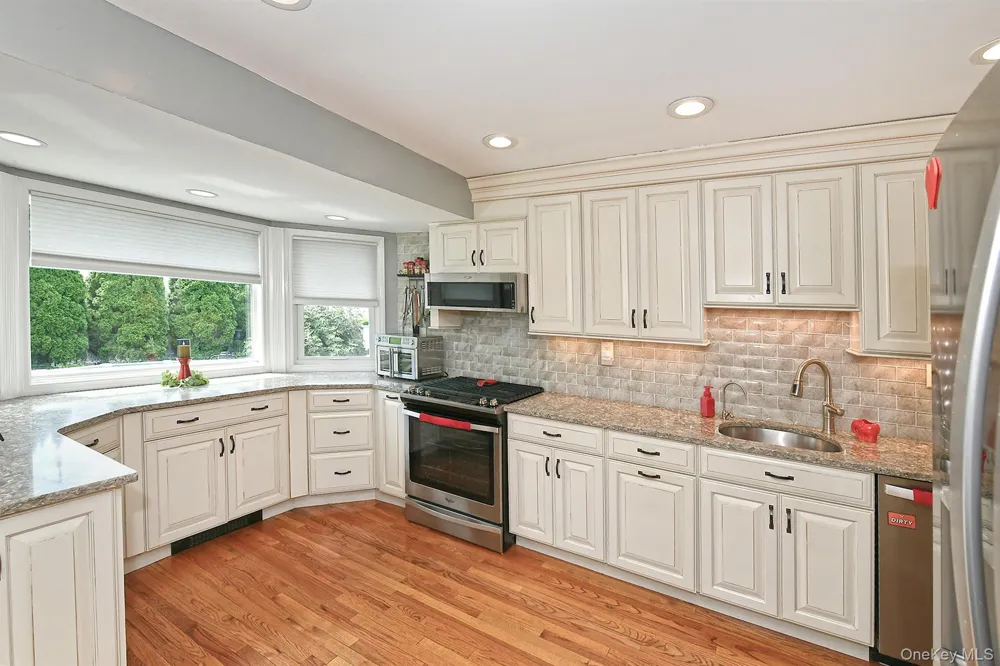 4039 Hahn Avenue Bethpage, NY 11714