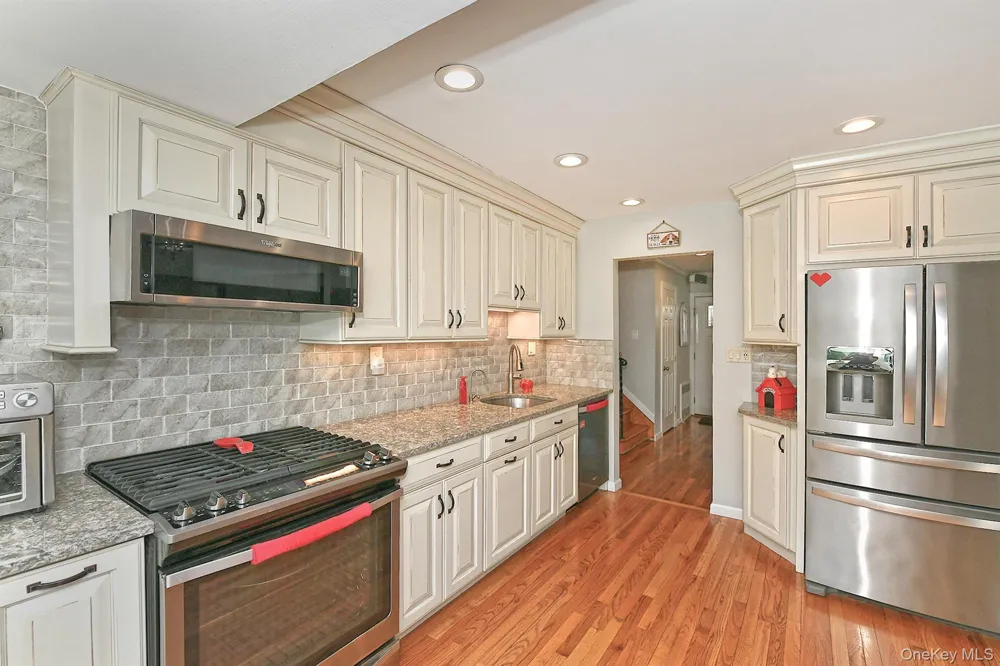 4039 Hahn Avenue Bethpage, NY 11714