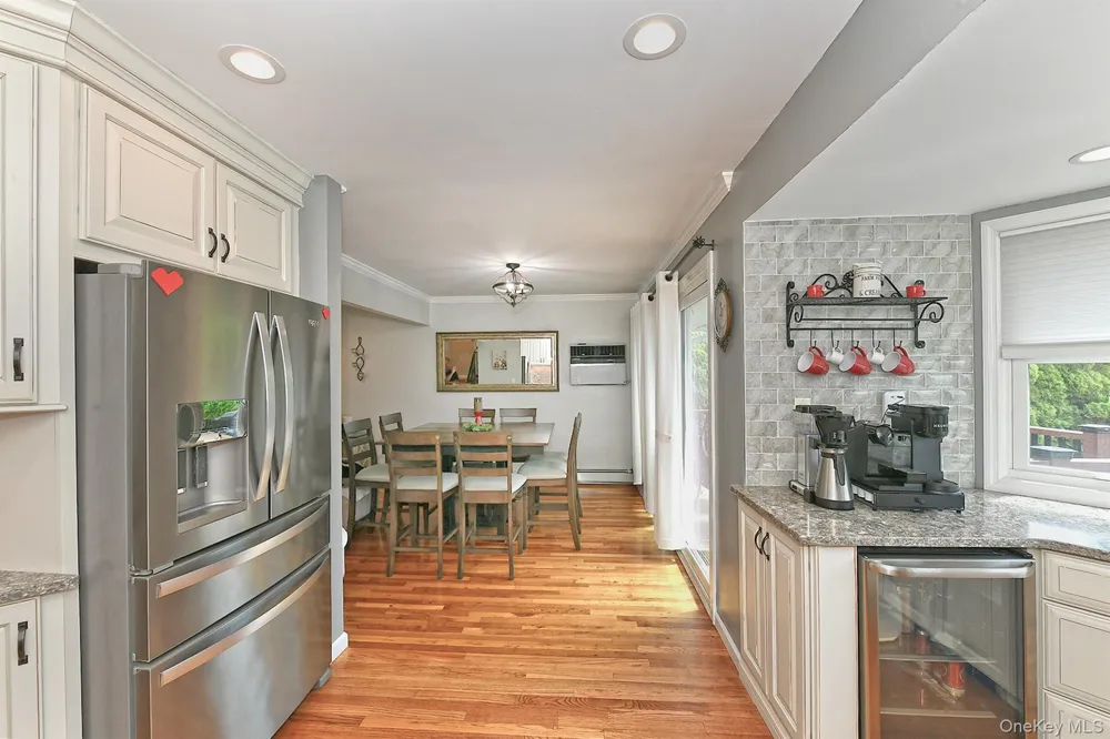 4039 Hahn Avenue Bethpage, NY 11714