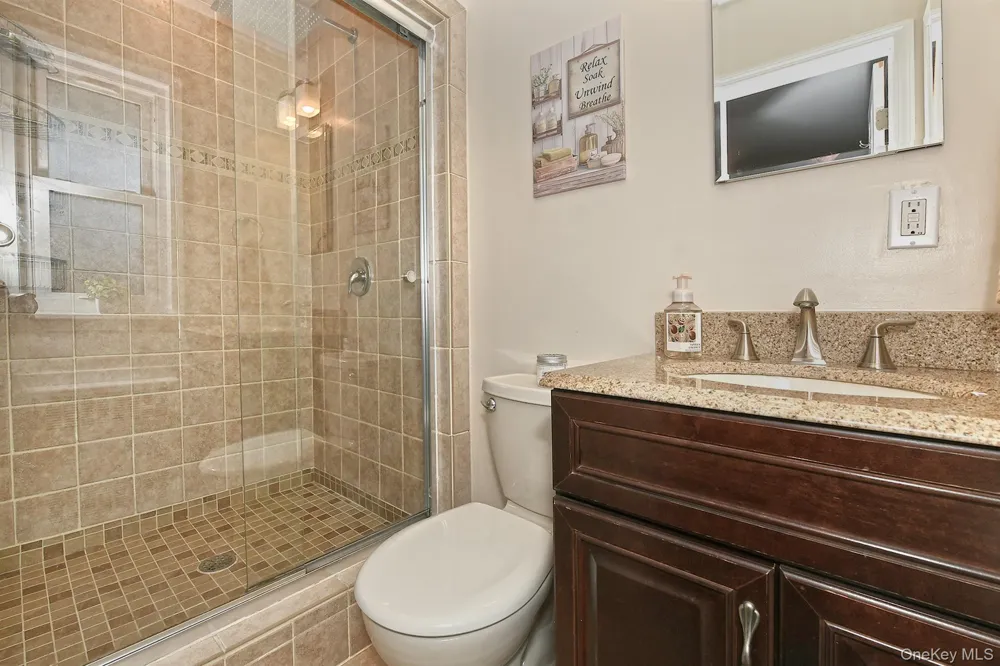 4039 Hahn Avenue Bethpage, NY 11714