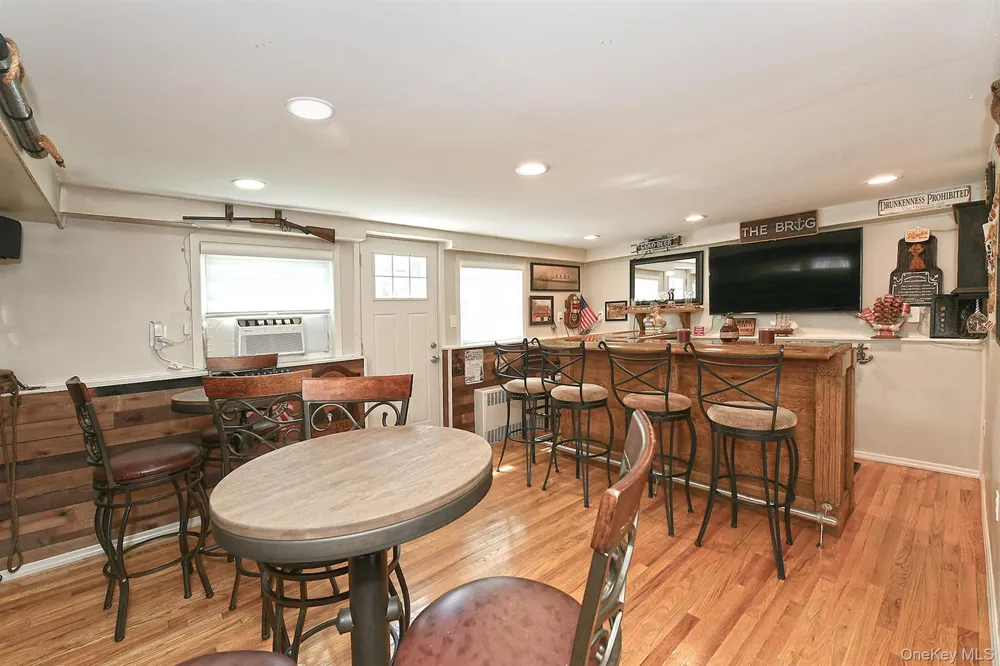 4039 Hahn Avenue Bethpage, NY 11714
