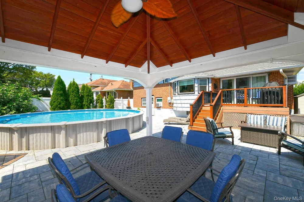 4039 Hahn Avenue Bethpage, NY 11714