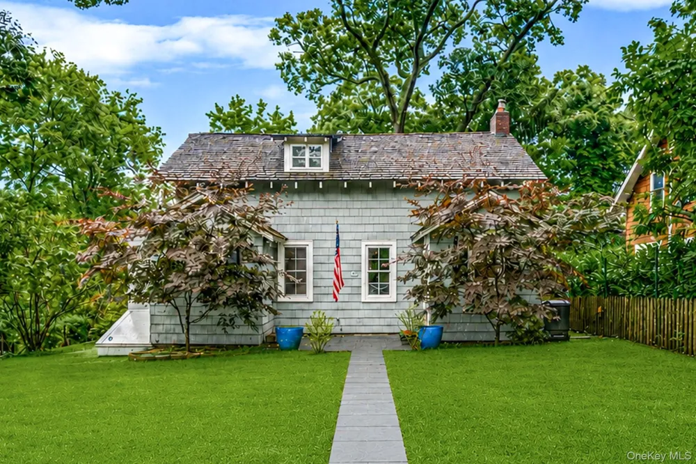 7 Dickerson Avenue Stony Brook, NY 11790