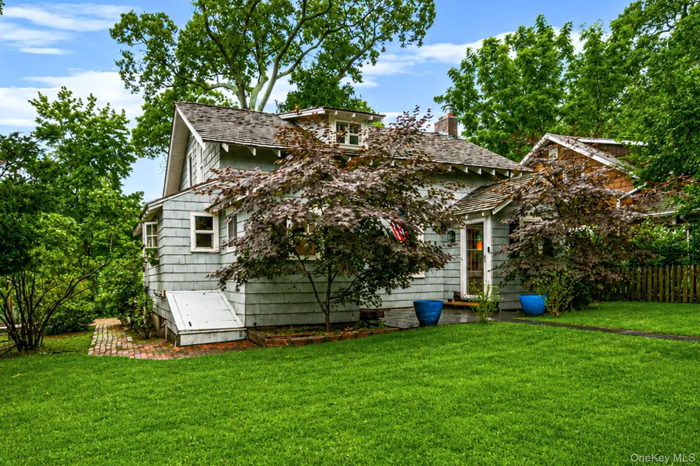 7 Dickerson Avenue Stony Brook, NY 11790
