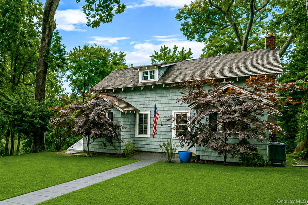 7 Dickerson Avenue Stony Brook, NY 11790
