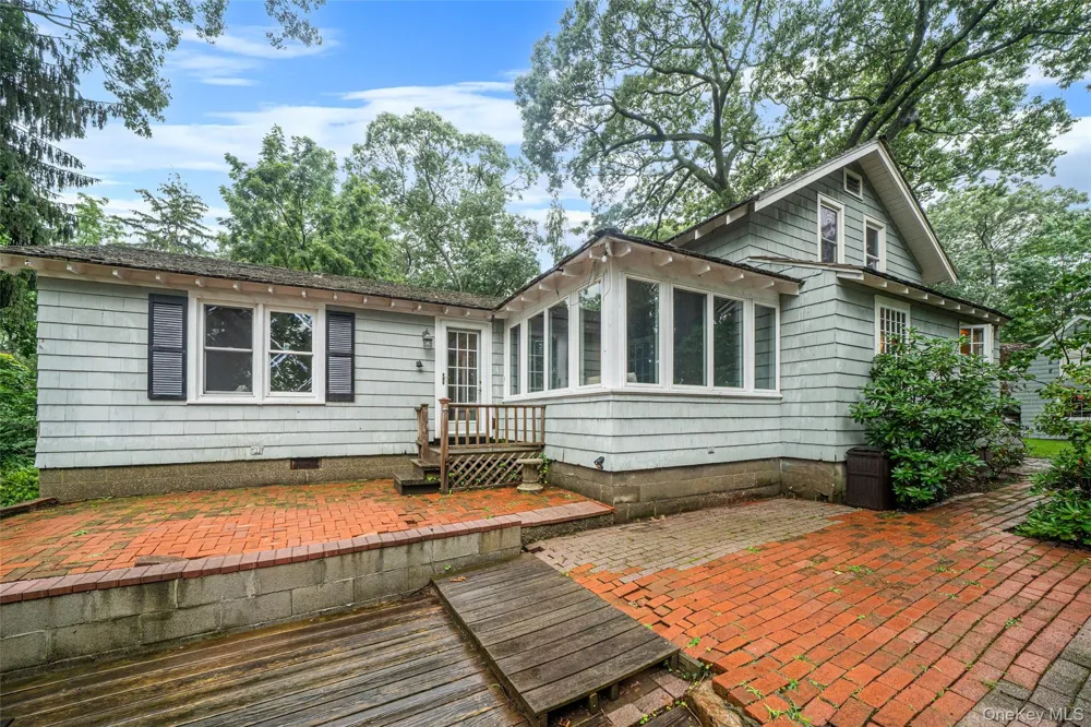7 Dickerson Avenue Stony Brook, NY 11790