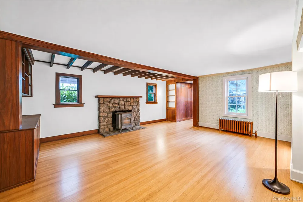 7 Dickerson Avenue Stony Brook, NY 11790