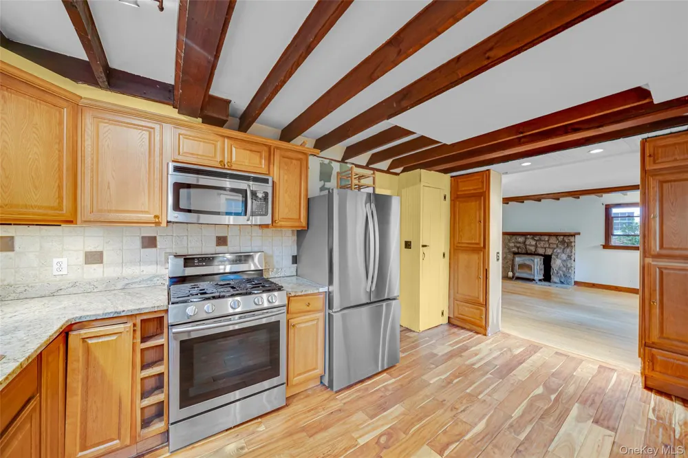 7 Dickerson Avenue Stony Brook, NY 11790