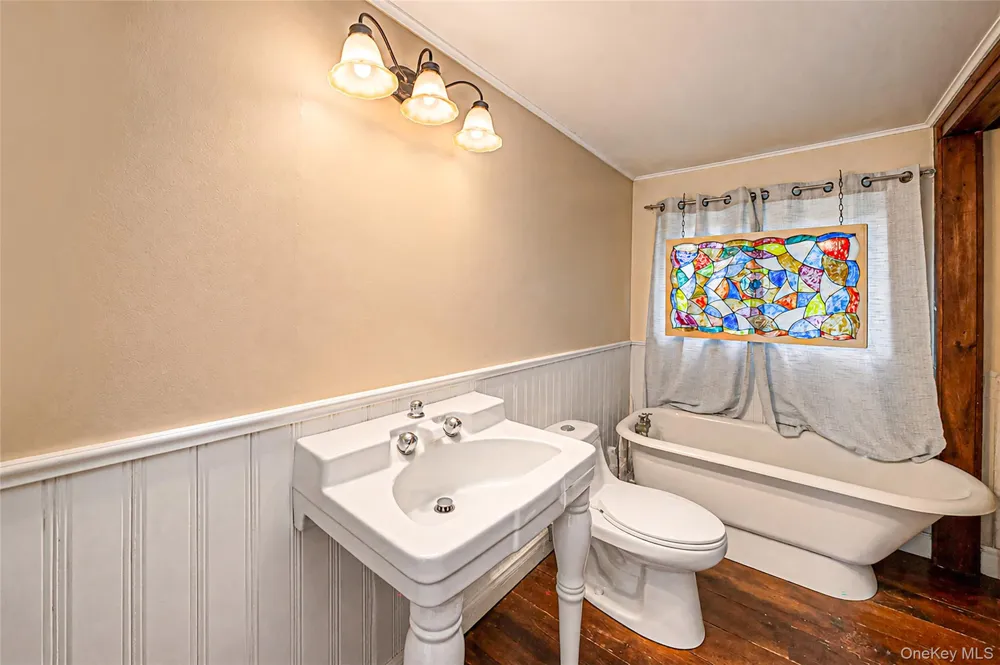 7 Dickerson Avenue Stony Brook, NY 11790
