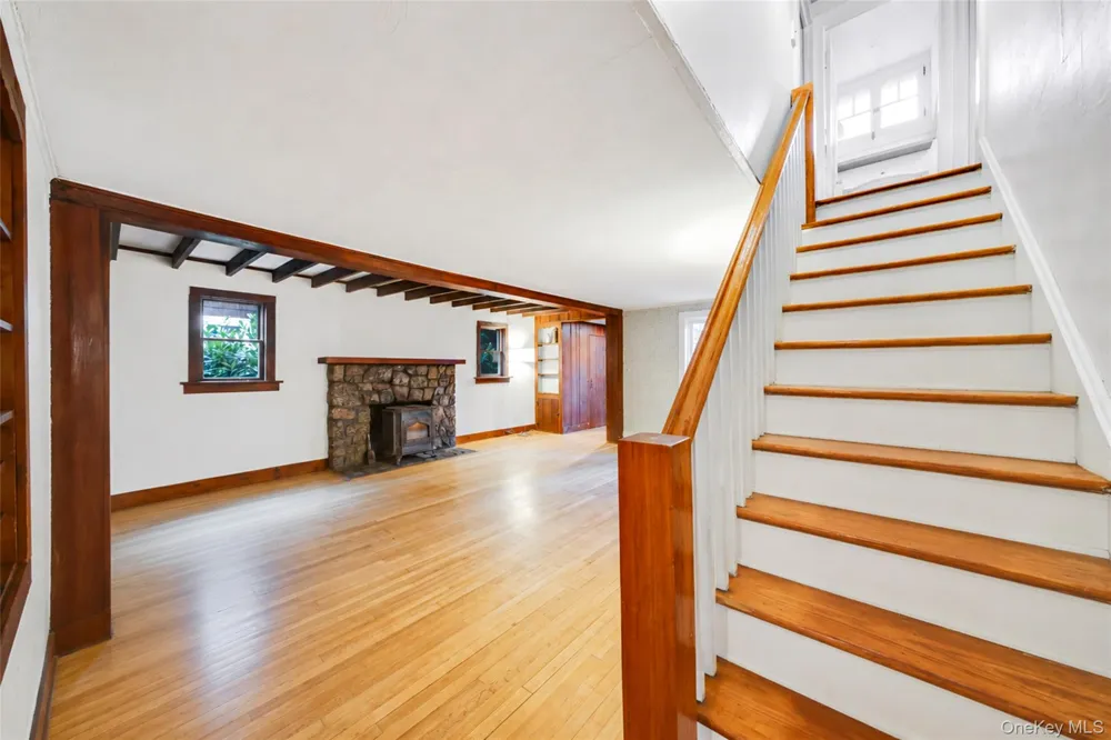 7 Dickerson Avenue Stony Brook, NY 11790