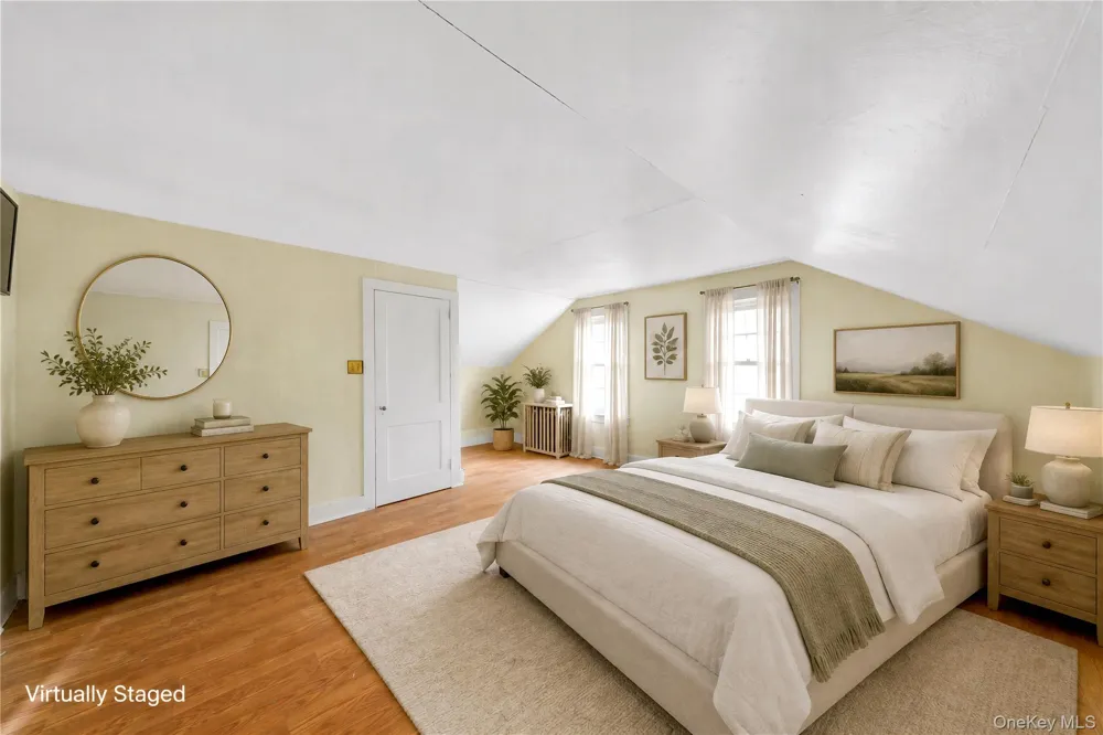 7 Dickerson Avenue Stony Brook, NY 11790