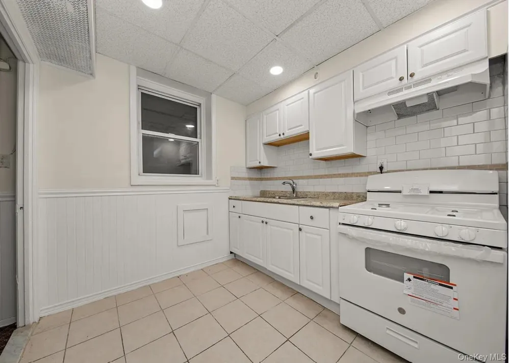 5942 164th Street #1 Fresh Meadows, NY 11365