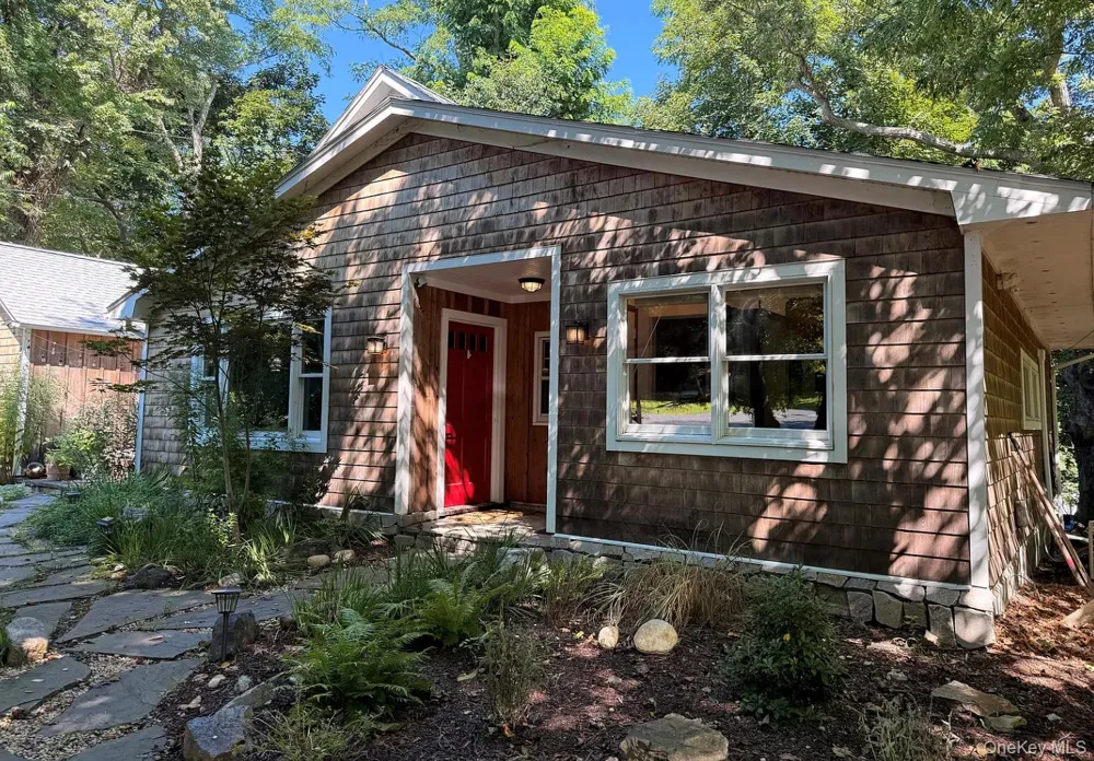 331 Thompson Street Port Jefferson, NY 11777