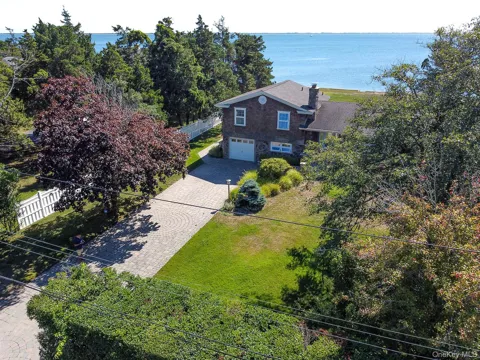 8 Bay Road