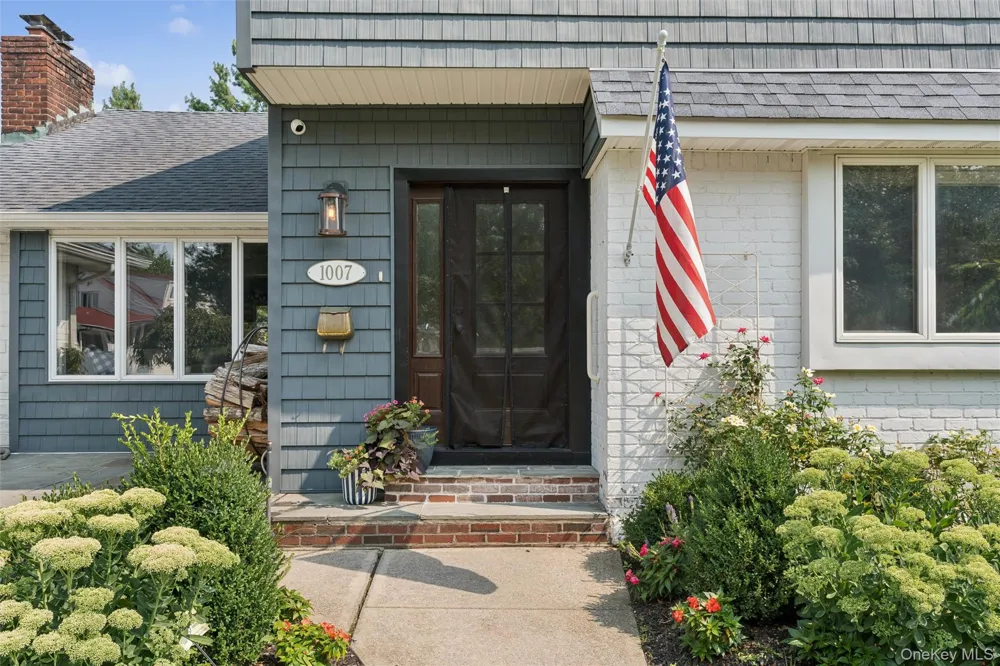 1007 Stafford Road Valley Stream, NY 11580