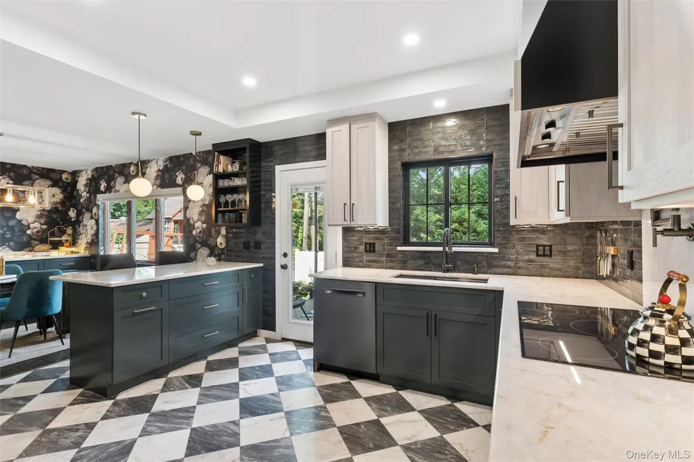 1007 Stafford Road Valley Stream, NY 11580