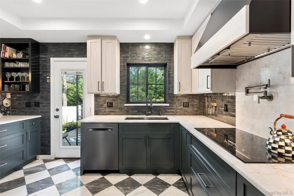 1007 Stafford Road Valley Stream, NY 11580