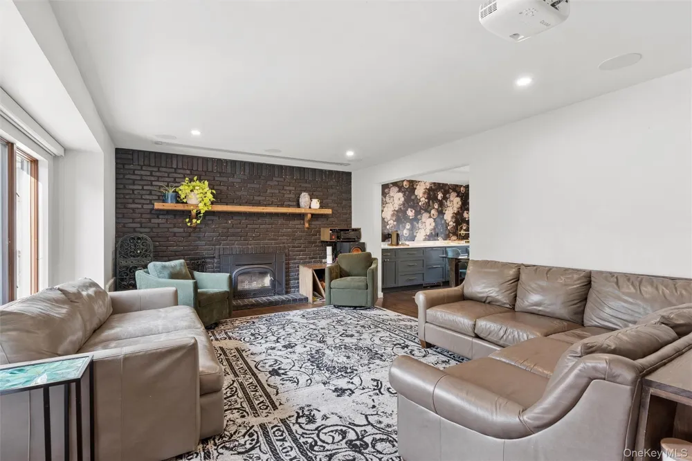 1007 Stafford Road Valley Stream, NY 11580