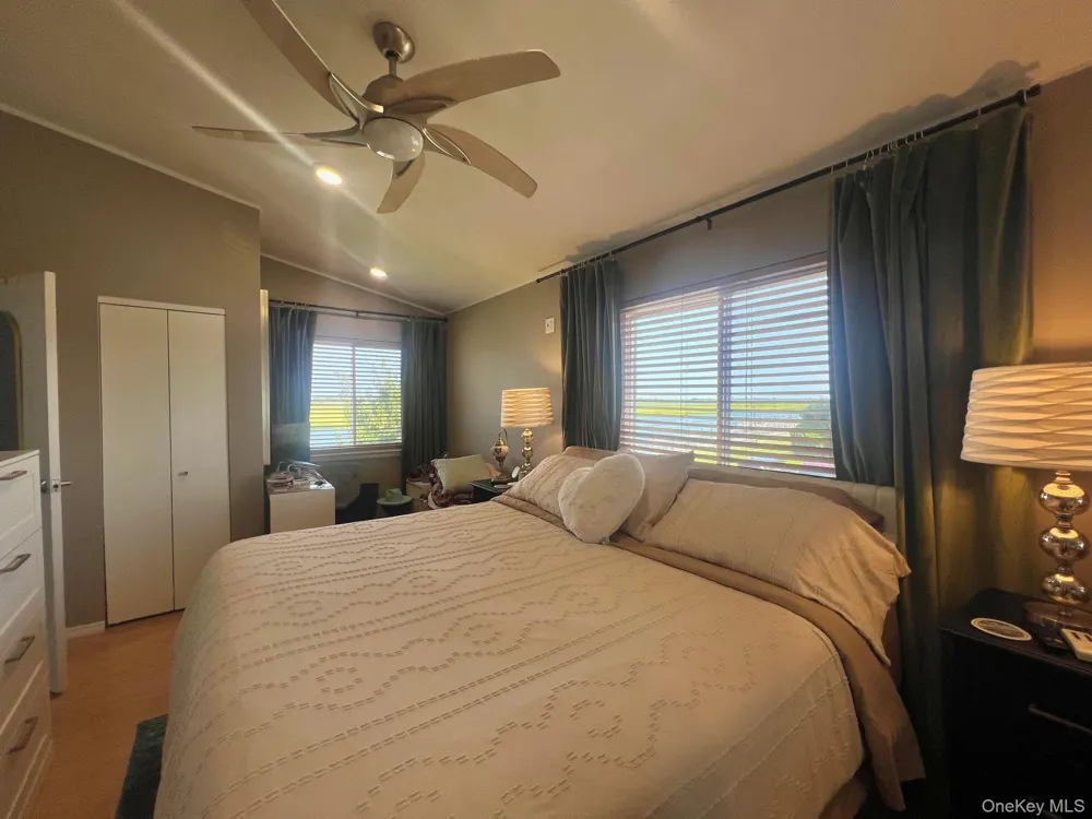 1 Anchorage Way #702 Freeport, NY 11520