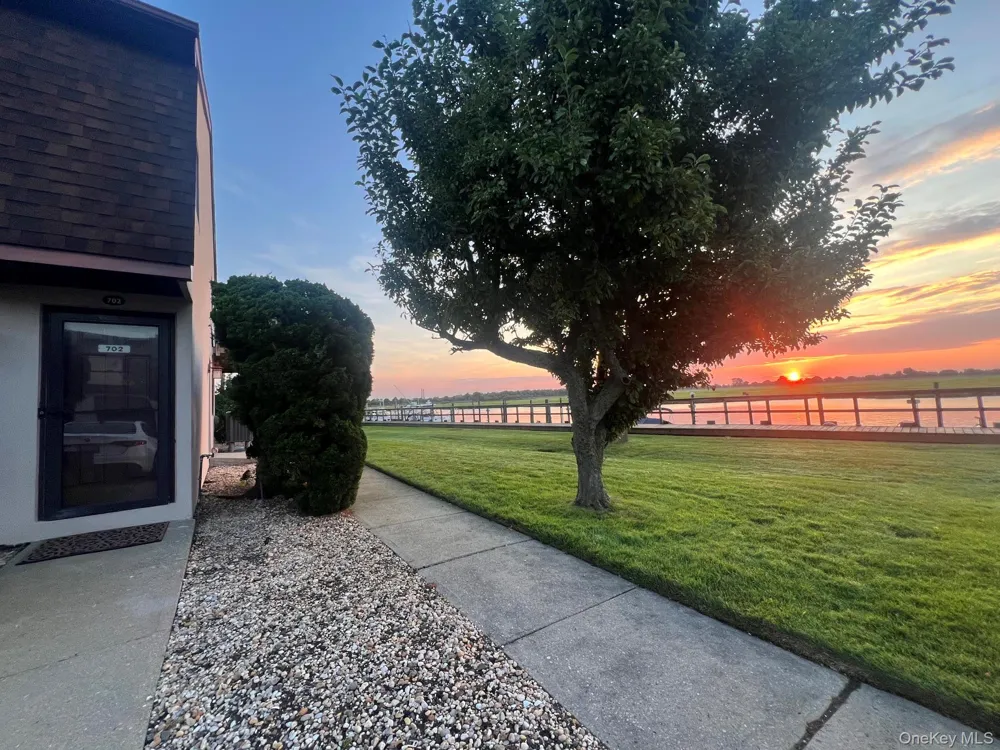 1 Anchorage Way #702 Freeport, NY 11520