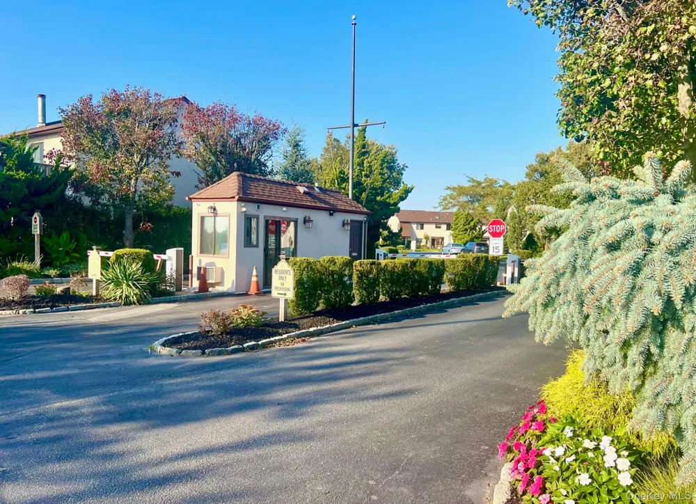 1 Anchorage Way #702 Freeport, NY 11520